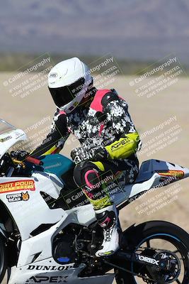 media/Dec-07-2025-CVMA (Sun) [[3e7d2de5dc]]/Race 9-Formula UL Shootout/